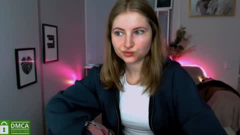 Julia  online show from 12-07-24, 10:12