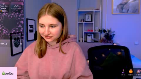 Julia  online show from 01-05-25, 10:32