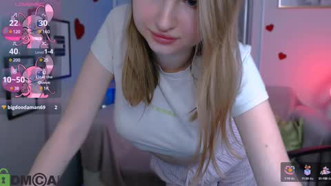 Julia  online show from 03-06-25, 08:37