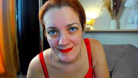 julia_suny online show from 06-05-26, 06:52