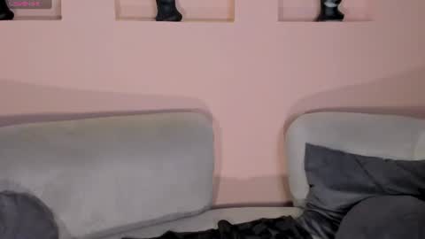 Snapshot of juliabanks_ chatting on 07-17-26, 07:30 Julia online show from 07-17-26, 07:30