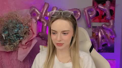 Julia online show from 09-18-25, 02:19