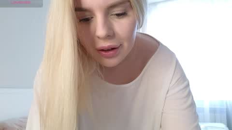 Molly online show from 01-03-25, 06:22