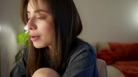 Molly online show from 04-11-26, 02:54