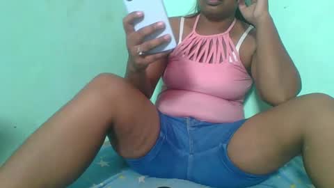 juliah02 online show from 02-13-25, 05:16