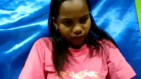 Snapshot of juliah02 chatting on 06-10-26, 06:23 juliah02 online show from 06-10-26, 06:23