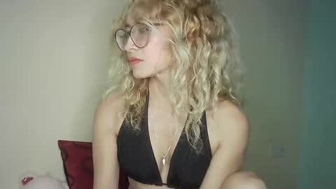 JuliaMack online show from 12-19-24, 02:01