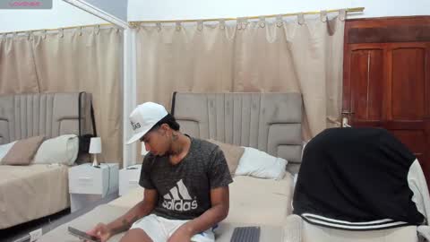 Snapshot of julian_billy chatting on 12-30-24, 02:51 julian billy online show from 12-30-24, 02:51