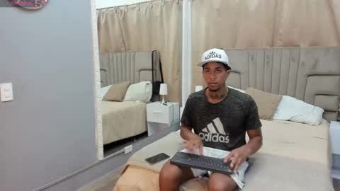 Snapshot of julian_billy chatting on 12-30-24, 05:55 julian billy online show from 12-30-24, 05:55