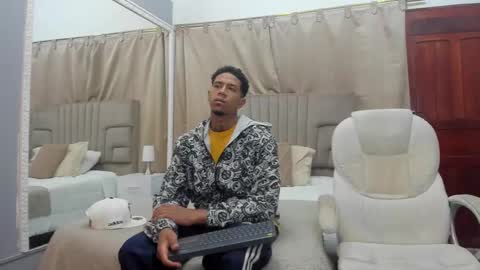 Snapshot of julian_billy chatting on 02-28-25, 11:25 julian billy online show from 02-28-25, 11:25