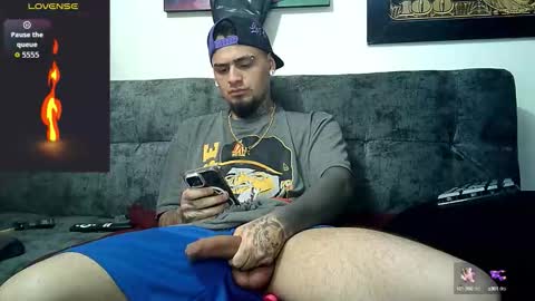 Snapshot of julian_tattoo chatting on 10-11-25, 01:09 Julian independent model online show from 10-11-25, 01:09