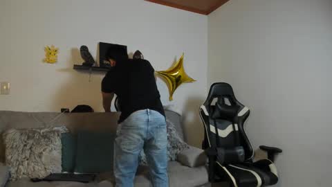 julian_wallace online show from 12-03-25, 05:33