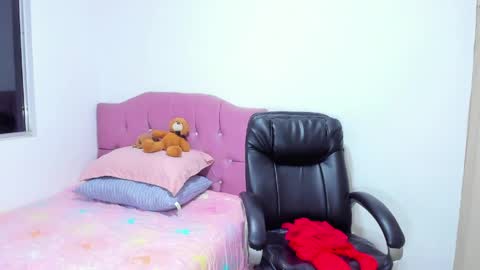 juliana Aristizabal  online show from 05-14-26, 02:51