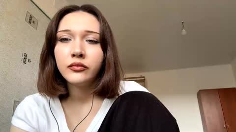 Snapshot of julianbatman chatting on 03-15-26, 08:09 Kira online show from 03-15-26, 08:09