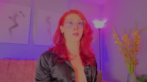 Juliana online show from 11-25-25, 04:12