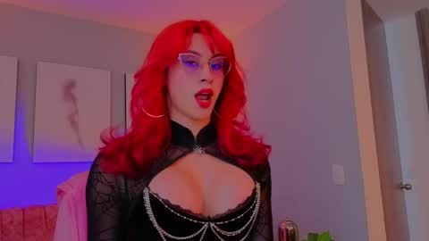 Snapshot of julianna_saenz chatting on 05-20-26, 04:13 Juliana online show from 05-20-26, 04:13