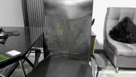 Julian online show from 03-04-25, 02:17