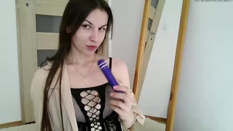 Julia online show from 05-28-26, 01:52