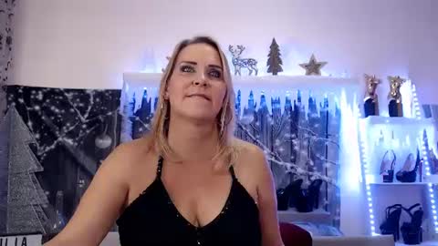 Snapshot of juliapink6 chatting on 01-06-25, 08:18 Julia online show from 01-06-25, 08:18