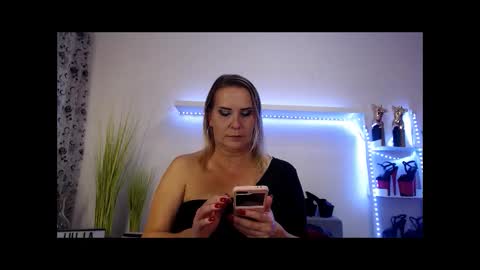 Julia online show from 11-17-25, 09:20