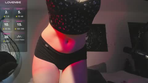 Snapshot of juliavangg_19 chatting on 06-04-26, 02:06 Julls online show from 06-04-26, 02:06