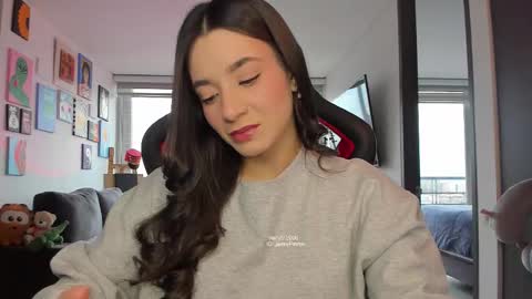 Jeimy Help me to reach 100 thumbs up online show from 03-22-26, 10:24