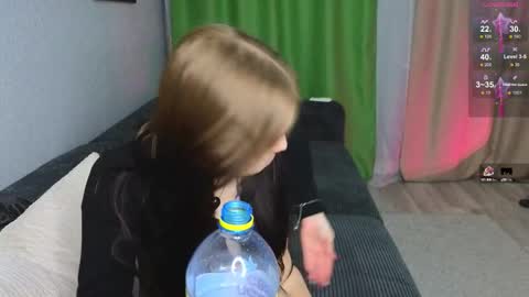 Snapshot of julidropp chatting on 01-09-25, 08:01 julidropp online show from 01-09-25, 08:01