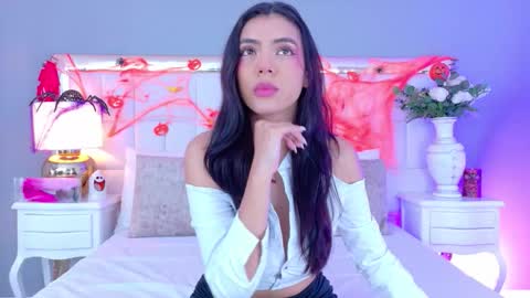 Juliet Bennet online show from 10-27-25, 03:21