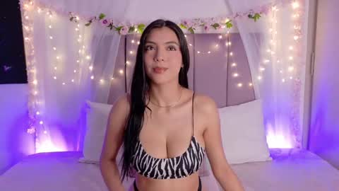 Snapshot of julie_bennet chatting on 05-03-26, 02:50 Juliet Bennet online show from 05-03-26, 02:50