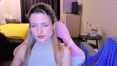 Julie online show from 02-17-26, 03:51