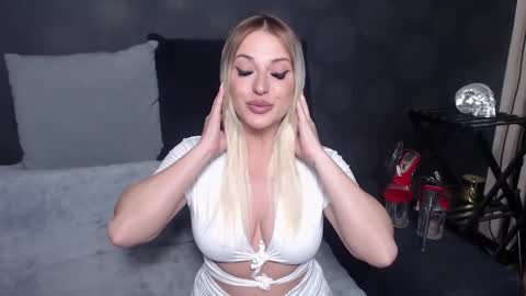 Snapshot of juliediamond chatting on 11-05-25, 11:38 julia online show from 11-05-25, 11:38