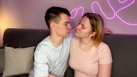 Julie and Thomas online show from 11-14-25, 08:13