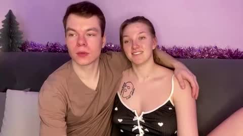 Julie and Thomas online show from 12-22-25, 08:00