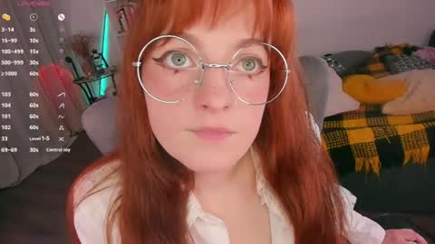 Snapshot of juliet_schoolgirl chatting on 05-12-26, 02:36 Juliet online show from 05-12-26, 02:36