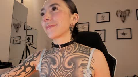 juliet_sourire online show from 01-25-25, 03:09