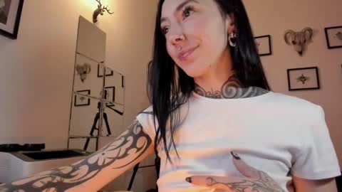 juliet_sourire online show from 02-05-25, 02:29