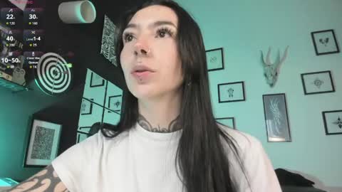 Snapshot of juliet_sourire chatting on 06-06-26, 12:32 juliet_sourire online show from 06-06-26, 12:32