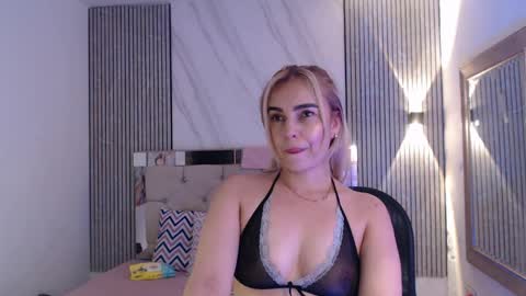 julieta__fox_ online show from 04-09-26, 12:32
