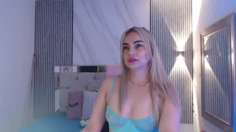 julieta__fox_ online show from 04-14-26, 03:01