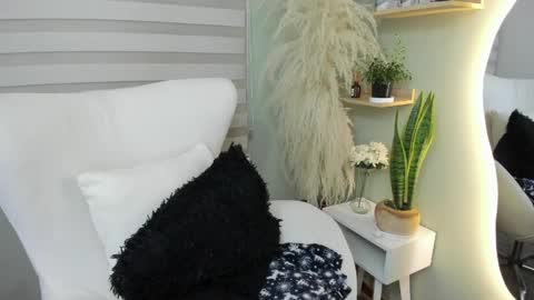 Julieta online show from 04-17-26, 12:46