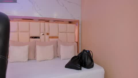     online show from 04-08-26, 09:37