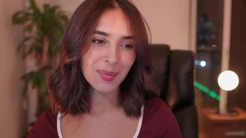 Snapshot of julieta_valencia chatting on 06-10-26, 01:06 julieta_valencia online show from 06-10-26, 01:06