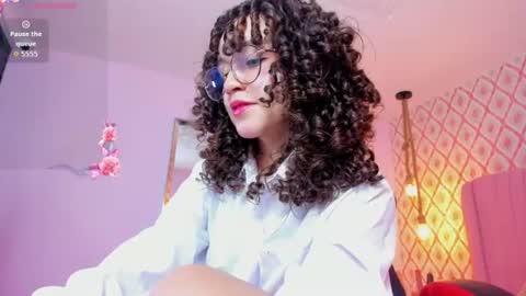 Snapshot of julieta_windsor chatting on 07-28-26, 12:34 JULIETA online show from 07-28-26, 12:34