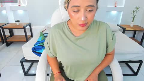 Snapshot of julietha_taylor chatting on 01-09-25, 02:01 Julietha online show from 01-09-25, 02:01