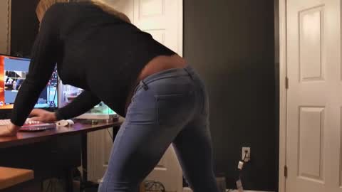 Julie TS online show from 02-15-26, 10:25