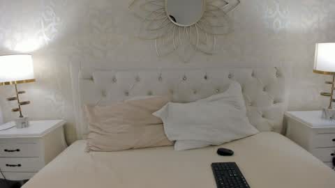 julietta    online show from 04-19-26, 12:04