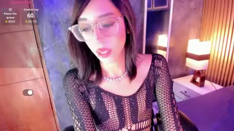 Snapshot of julietta_fox chatting on 04-18-26, 05:00 J U L L I E T A F O X online show from 04-18-26, 05:00