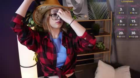 Mia online show from 10-04-25, 03:26