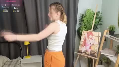 Mia online show from 12-20-25, 03:13