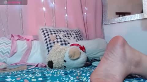 Snapshot of juliette_ponce chatting on 01-07-25, 06:27 juliette online show from 01-07-25, 06:27